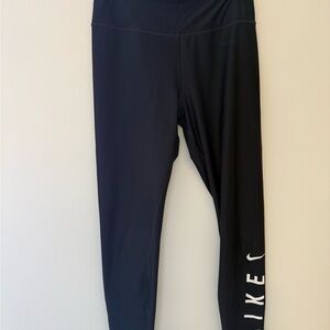 Nike Women Leggings in Black with White Logo